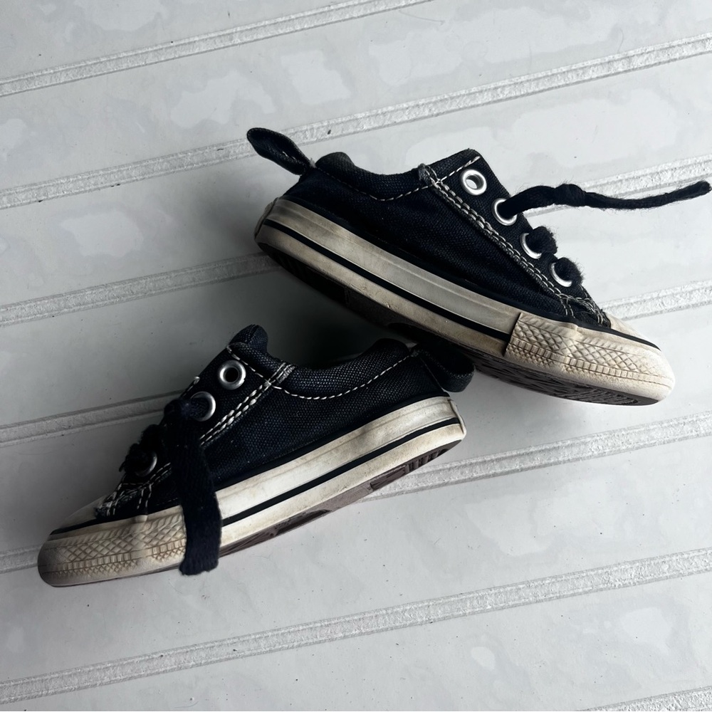 Converse Chuck Taylor All Star Low Top Black Canvas Toddler Shoes Size 6 726090F - Picture 2 of 5